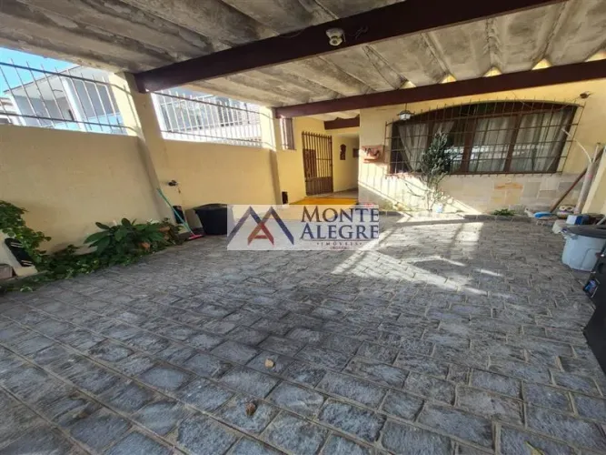 Sobrado à venda no bairro Vila Marari com 180 m² e 4 dormitórios/quartos disponíveis.