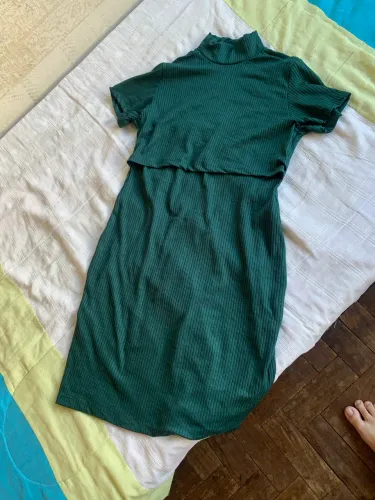 Vestido de amamentação verde confortável 