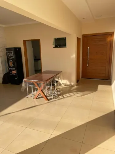 Oportunidade - Casa em Porto Rico - PR - com 2 suites e mais 1 quarto, piscina