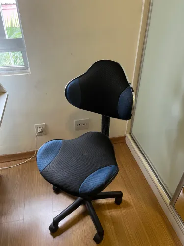 Cadeira escritório com rodinhas