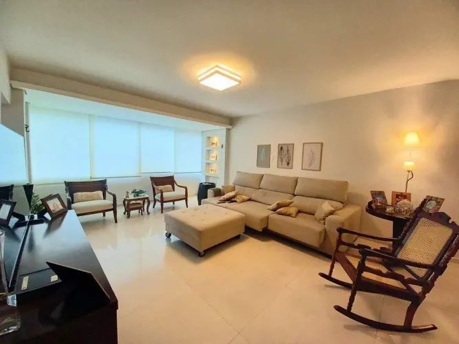 Apartamento próximo da praia a venda em Santos, localizado no bairro do Gonzaga.