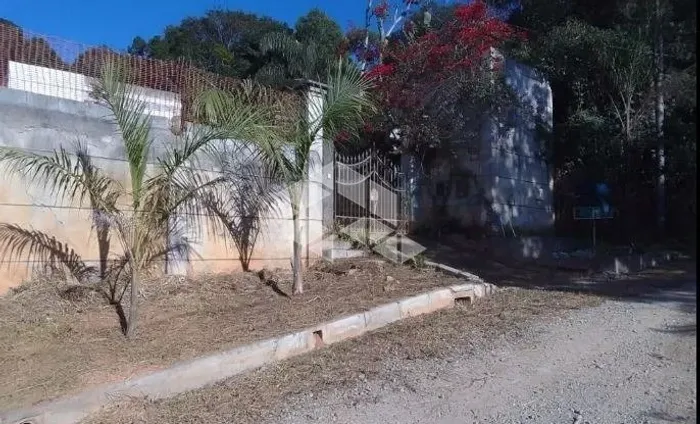 OPORTUNIDADE: Chácara na Serra da Cantareira - conforto, natureza e uma vista incrível