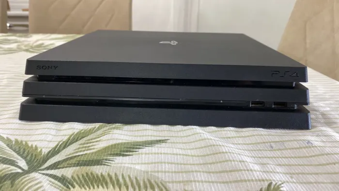 Playstation 4plus com jogos 