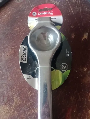 Espremedor de limão em aço inox