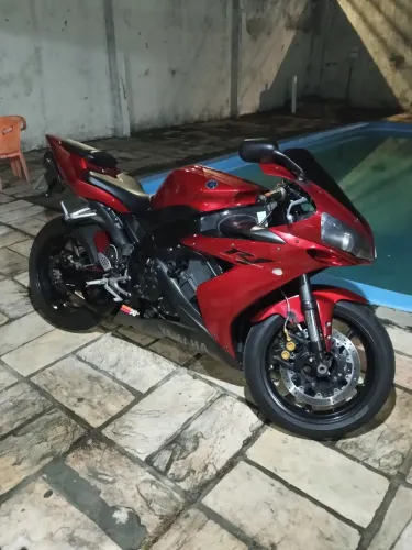 Yamaha R1 1000 cc vendo/troco por carro