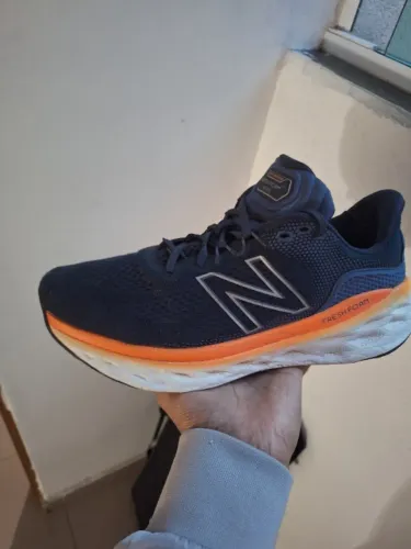 tênis para corrida new balance more freash foam original usado R$ 299