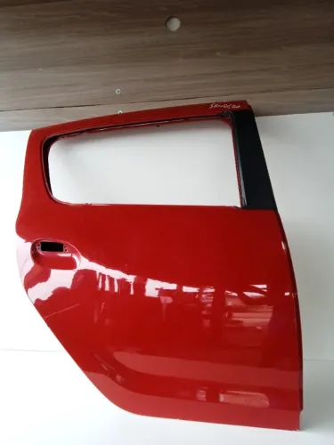 Porta Traseira Direita Sandero 2014, 15 16 17 18 - Vermelha
