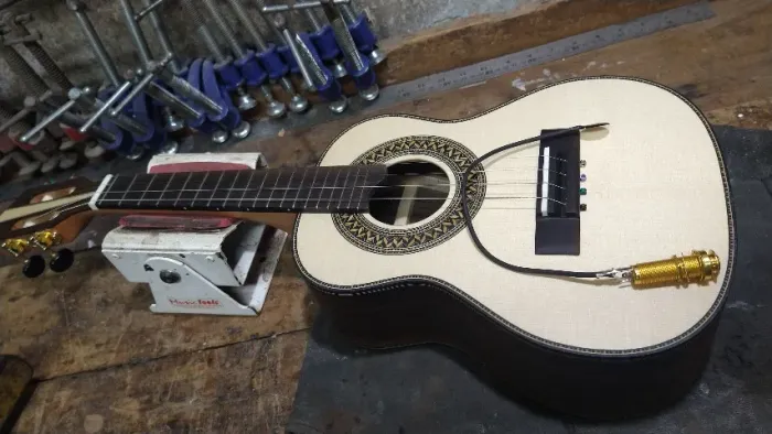 Luthier em Carapicuiba, Contrução, consertos e reformas em instrumentos acusticos