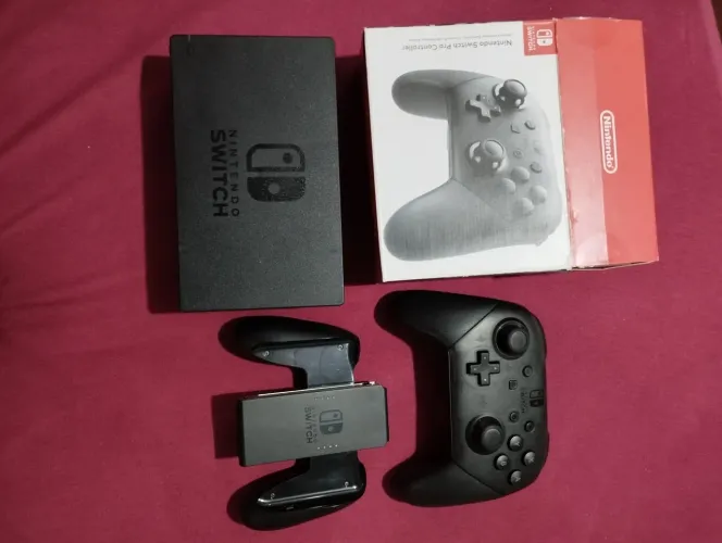 Kit Nintendo Switch: Dock Base + Controle Pro + Grip + Caixa