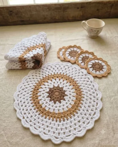Conjunto sousplat e porta copos em croche