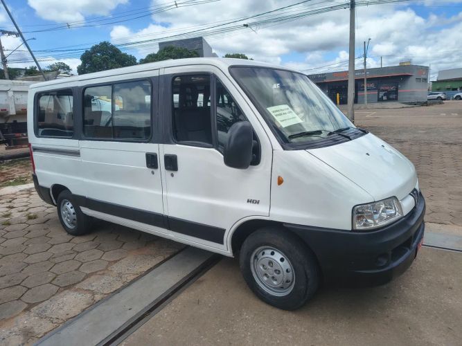 Imagem de Peugeot Boxer 2.3 Minibus 15/16l TB Diesel. 2013
