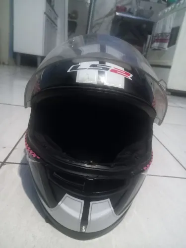 Capacete ls2