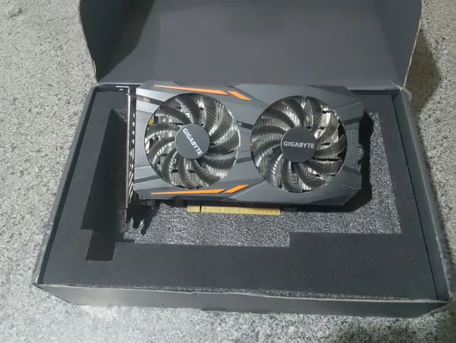 Placa d video GTX 1050 TI 4 Gb excelente