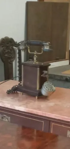 Aparelho de telefone antigo anos 40