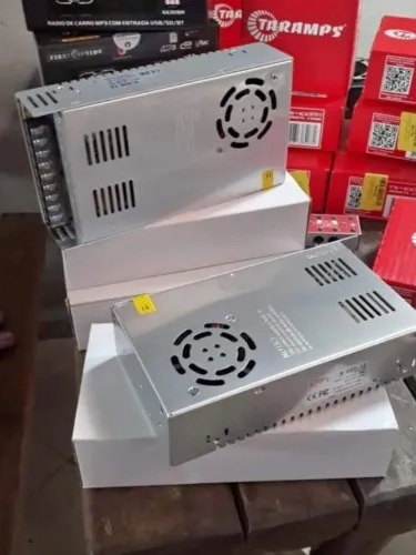 Fonte chaveada 50A som automotivo câmeras led