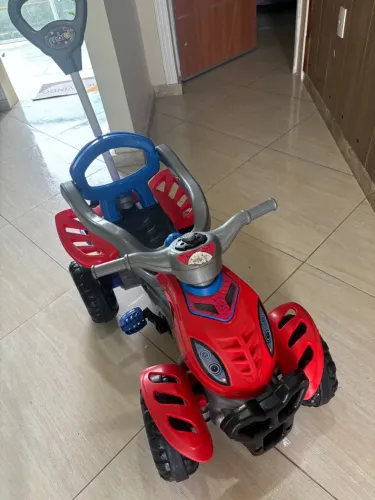 Quadriciclo infantil 