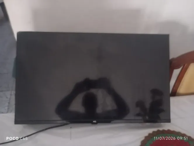TV HQ LED 32" Com Defeito - Para Conserto ou Retirada de Peças