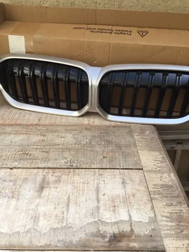 Grade frontal BMW 320