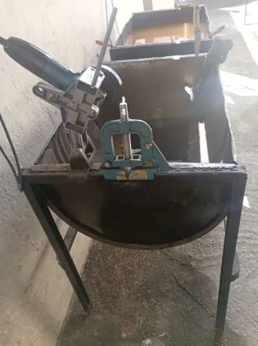 MAQUINA PARA AMORTECEDORES