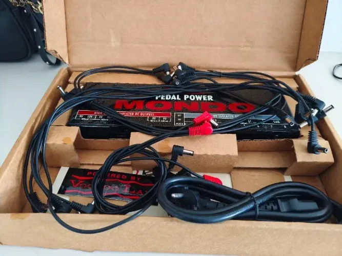 Fonte Voodoo Lab Pedal Power Mondo 220v