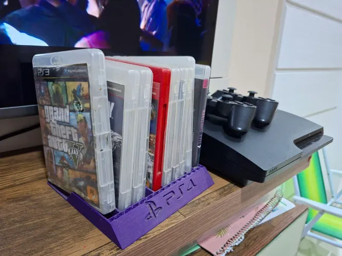 Vendo PS3 em perfeito estado, com dois controles e 10 jogos, incluso GTA 5