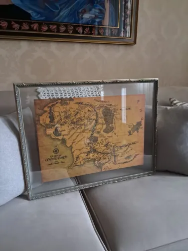 Quadro luxo em vidro com moldura terra média
