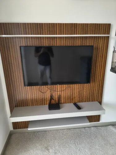 Painel para TV envelopado