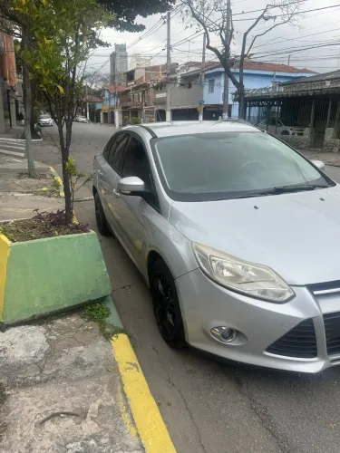 Ford Focus Sedan 1.6 16V Flex 4P Aut. 2014