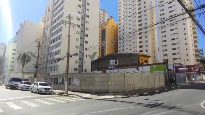 Terreno à venda em Campinas, Centro, com 585 m²