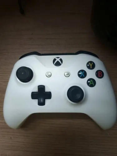Controle Xbox one S (Com capa) - Tem conversa no valor