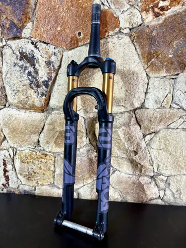 Suspensão FOX Kashima