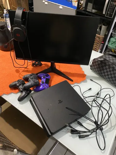 Ps4 slim