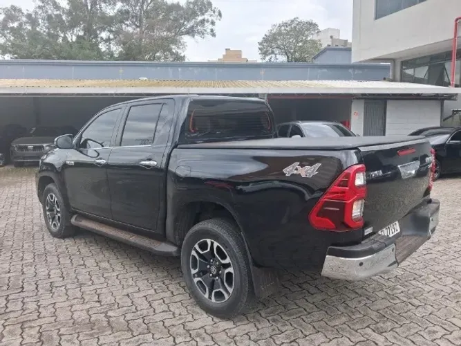 Toyota Hilux CD SRX 4X4 2.8 TDI 16V Diesel Aut. 2021