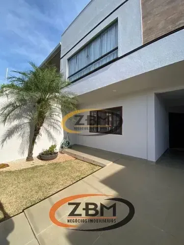 Casa para Locação, 03 Quartos (01 suíte), Armários Planejados, 4 Vagas para carro, 294 m²