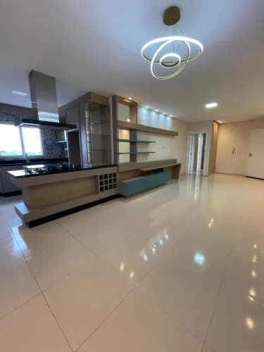 Cobertura semi mobiliada com 3 dormitórios + terraço no Bairro dos Ingleses!