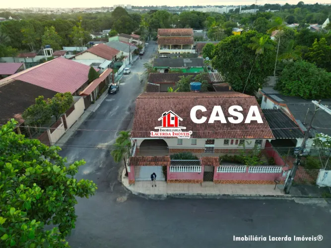 Casa no Conjunto Tiradentes 3 Suítes 250m²