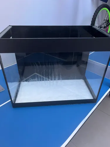 Aquário 50 litros semi novo com bomba e aquecedor