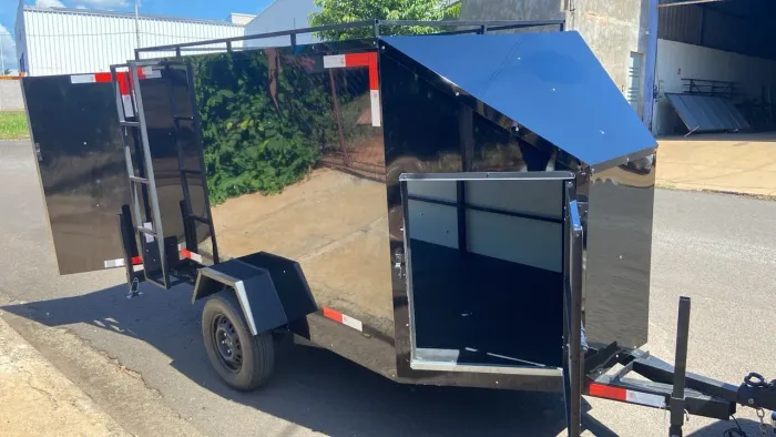 Carretinha de Reboque Modelo BAÚ CARGA FECHADA