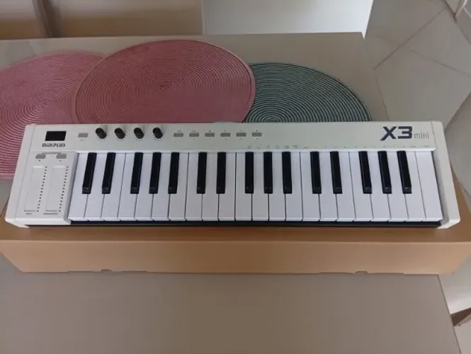 Midi Plus X3 Mini - Controlador Midi 37 teclas
