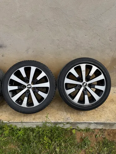 Rodas 17 do cruze com pneus bons furacão 5x105 mm pix ou cartão 