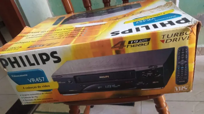 Vídeo cassete 4 cabeça em ótimo estado de conservação