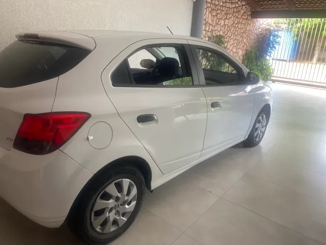 Chevrolet Onix JOY Hatch 1.0 8V Flex Mec. 4P 2019