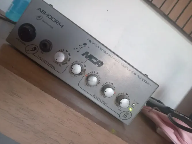 Amplificador AB-100 watts de potencia 300$