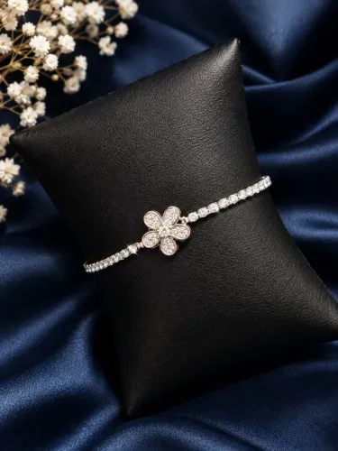 Pulseira Riviera de flor em aço com banho de prata
