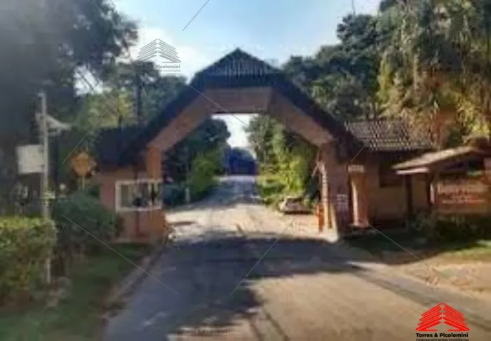 Terreno na Serra da Cantareira, com 2216mts, em condomínio fechado, com toda infraestrutur