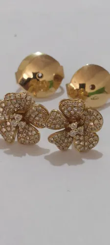 Brinco ouro brilhantes 