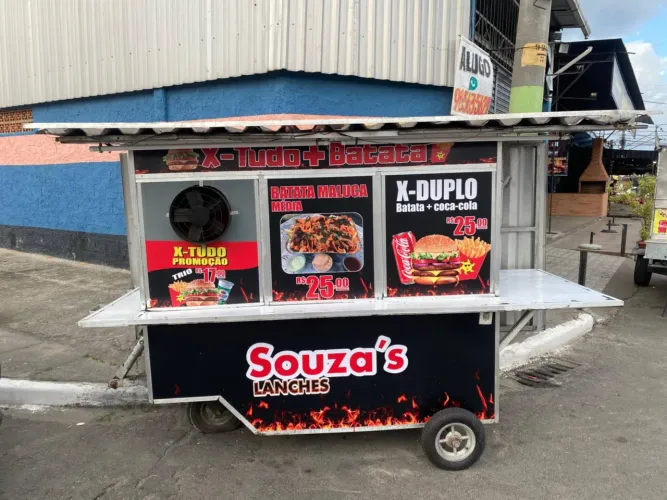 Barraca de lanche toda de inox , reforçada.