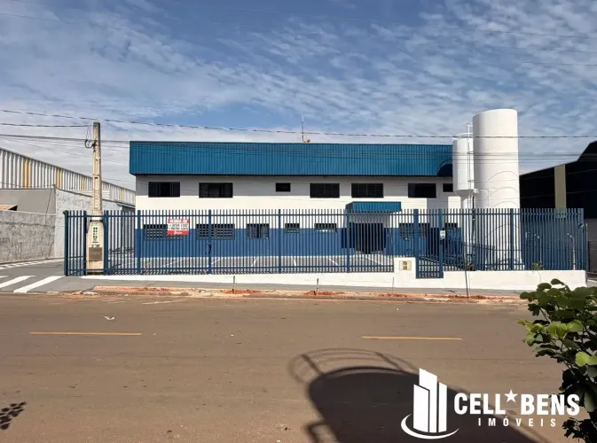Barracão comercial 1.500 m² no Distrito Industrial Carlos Arnaldo, com fácil acesso a BR 1