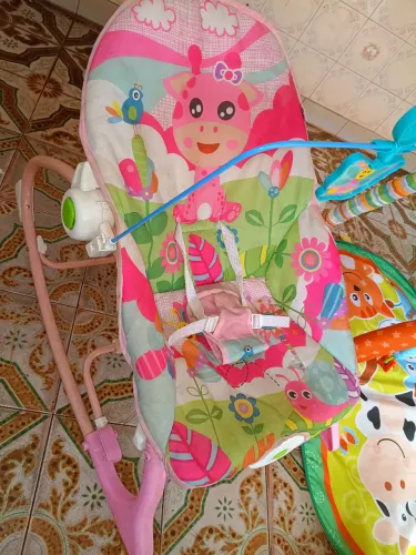 Cadeirinha de balanço e tapete atividades infantil