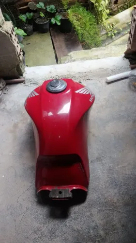 Tanque de fan 150 vermelho ano 2015